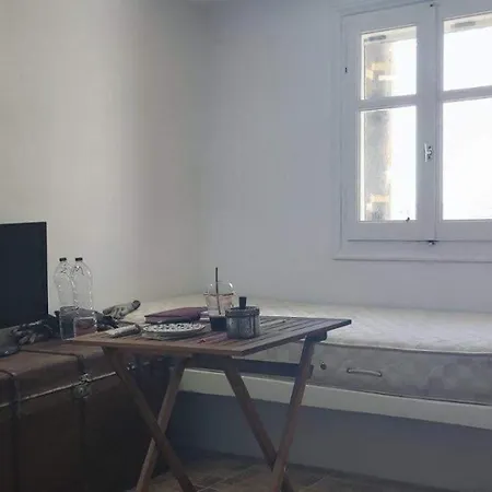 Helen House -minimal Perfection